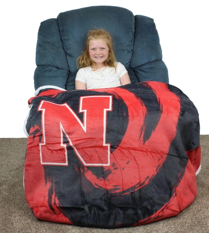 COLLEGE COVERS NCAA Nebraska Cornhuskers Sherpa Throw Blanket - Image 2